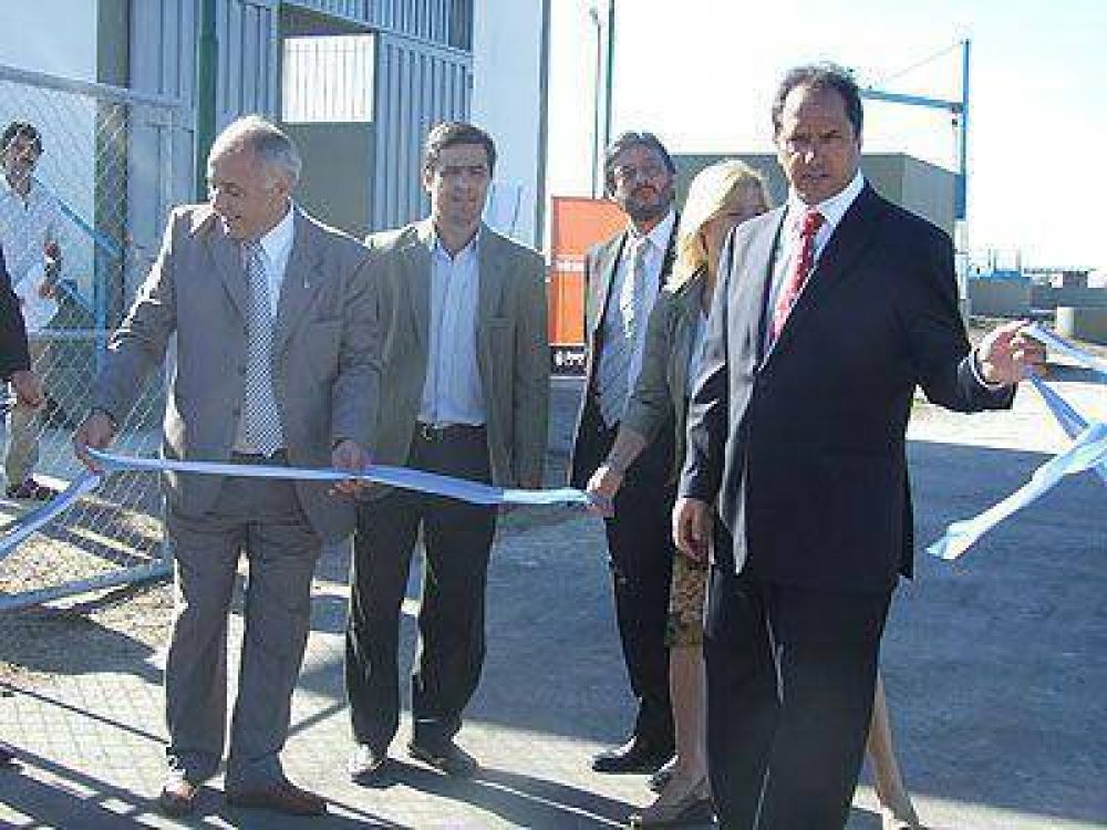 Scioli inaugur� una planta depuradora de l�quidos cloacales.