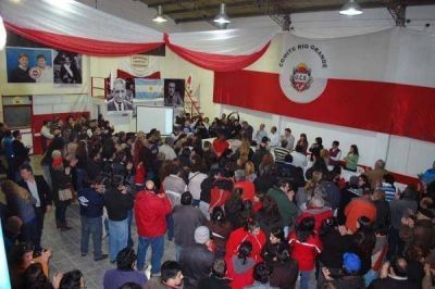 La UCR fueguina celebr� los 121 a�os con un acto en el Comit� de R�o Grande