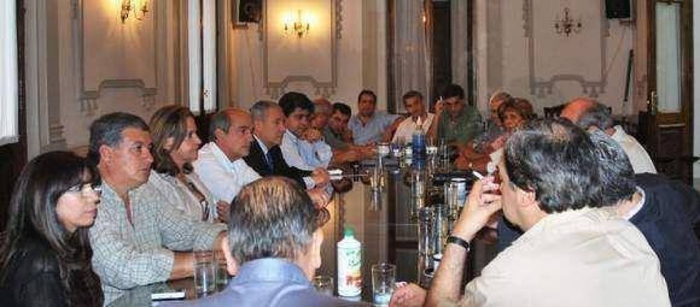 Barrionuevo habl� de crisis financiera y de los 