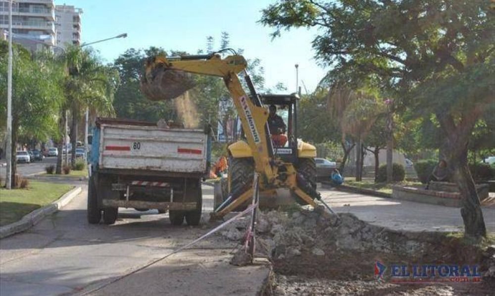 Avanzan las labores de bacheo y saneamiento sobre la avenida Poncho Verde