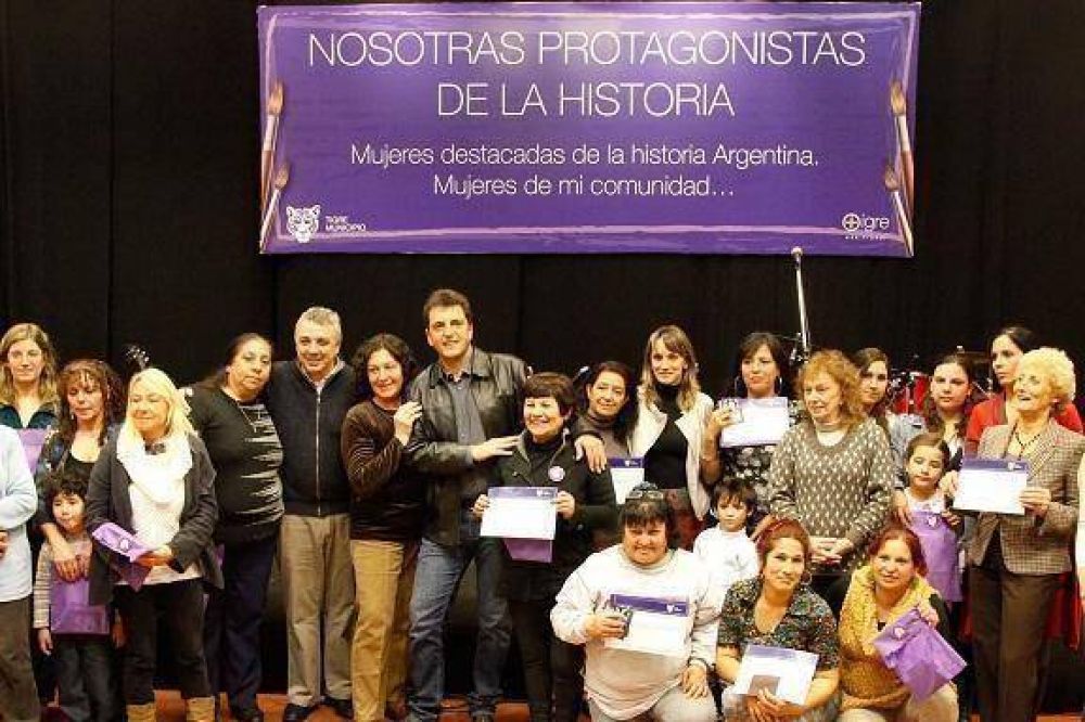 Massa present� �Nosotras, protagonistas de la historia�