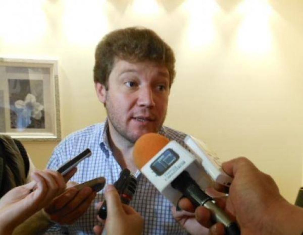 Melella promulgar� el aumento del colectivo pero impulsar� sanciones y multas en el contrato del servicio