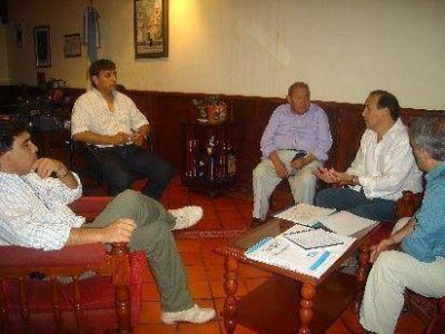 La Naci�n comenz� a cumplir con los municipios