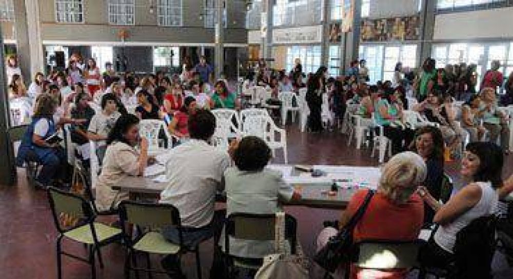 Unas 400 docentes en busca de trabajo.