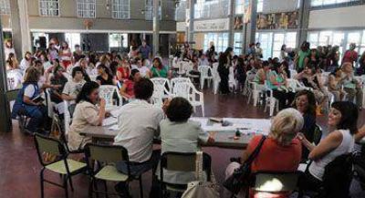 Unas 400 docentes en busca de trabajo.