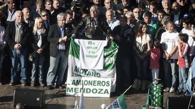 Los entrerrianos que se hicieron notar en el acto de Moyano