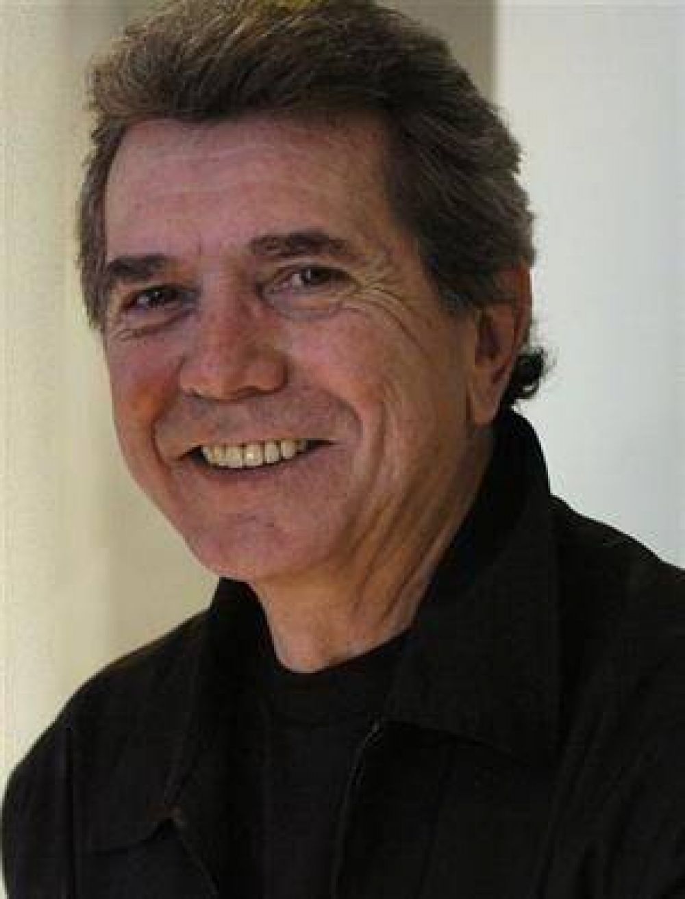 Se apag� una voz amable, culta y popular