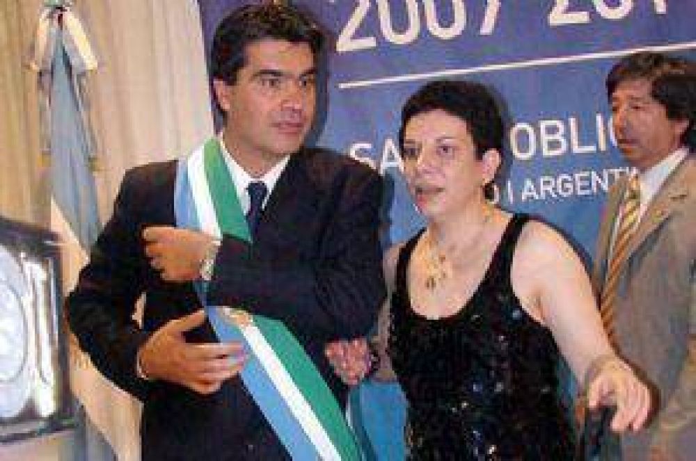 Capitanich le pidi la renuncia a su mujer y ella choc 6 autos