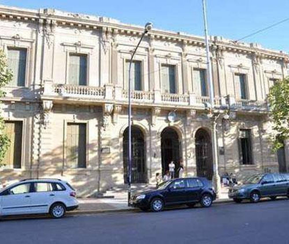 Acto central por el aniversario de la Escuela Normal
