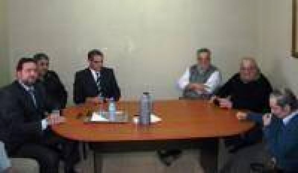 El nuevo Jefe de la Departamental 25 de Mayo se reuni� con el Intendente