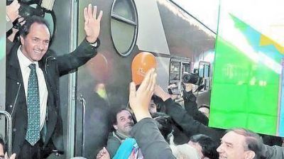 Scioli desdobla el aguinaldo y los gremios anunciaron paros