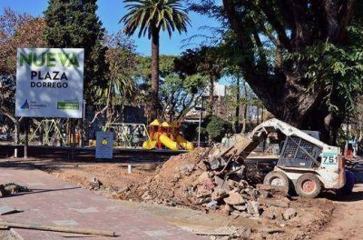 Luis Andreotti recorri� las nuevas obras de la Plaza Dorrego