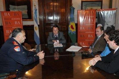 Piden que Jorge Macri cumpla con el financiamiento a los bomberos