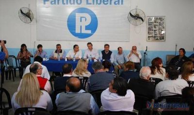 Se recalienta la puja liberal por el futuro de la fuerza en 2013