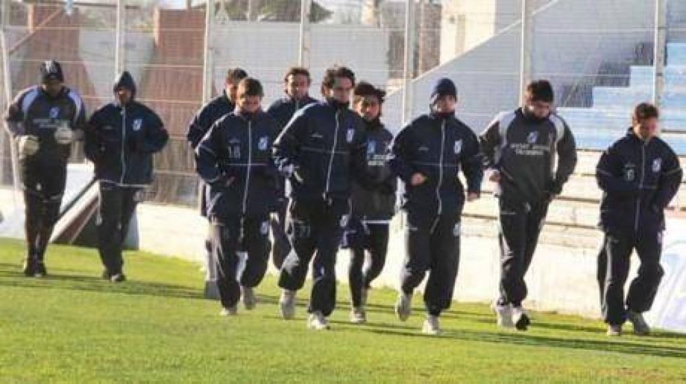 Brown, 90 minutos para permanecer en la B Nacional