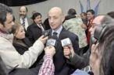 Fernando Cotillo presidi� los actos por el 202� Aniversario de la Prefectura Naval Argentina