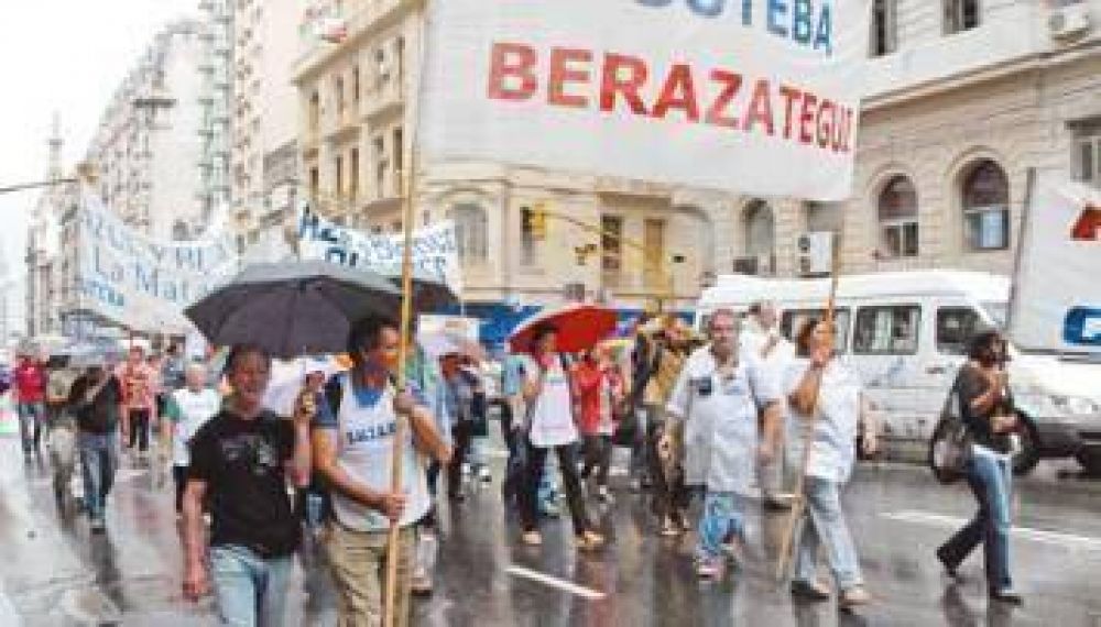 Estatales bonaerenses ratificaron el paro del mi�rcoles