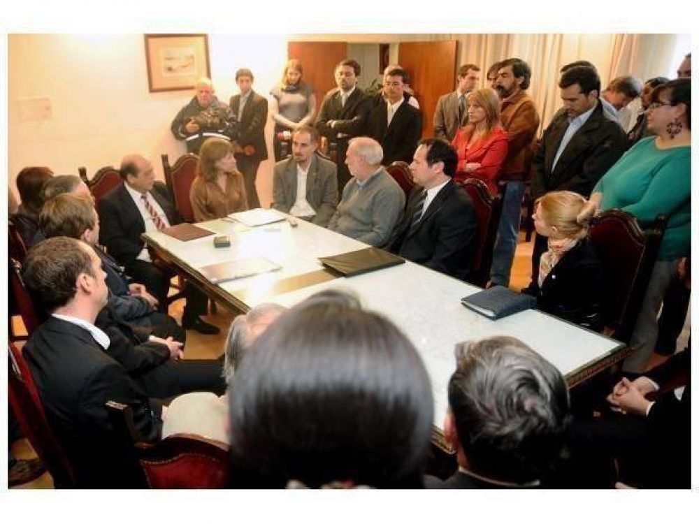 Entregaron aportes a municipios entrerrianos para el tratamiento de los residuos urbanos