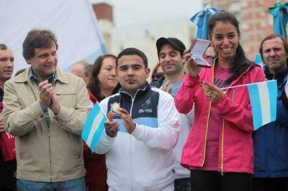 Mar del Plata despidi� a sus deportistas ol�mpicos con una concurrida caravana