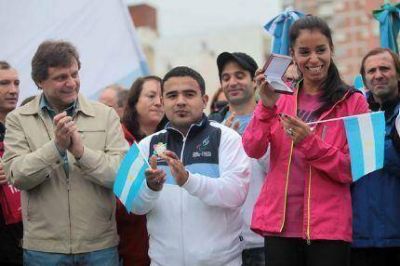 Mar del Plata despidi� a sus deportistas ol�mpicos con una concurrida caravana