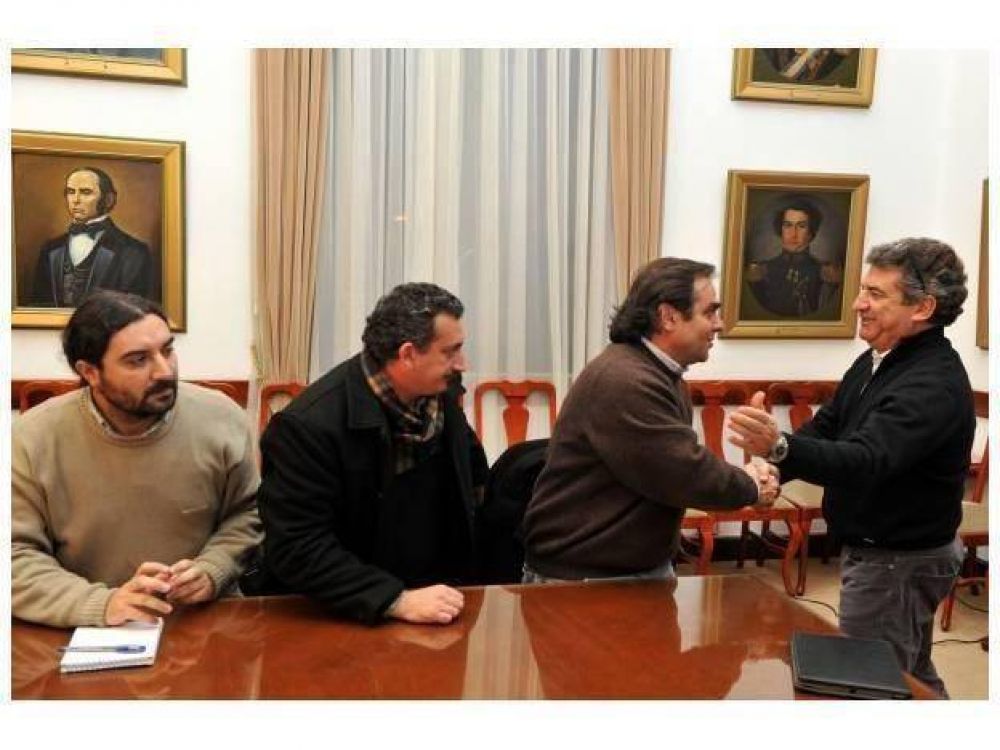 El gobierno proyecta un programa de viviendas destinadas a los docentes