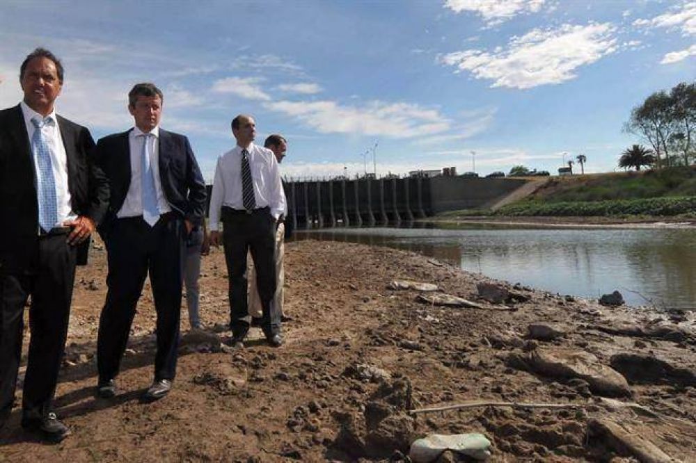 Por falta de fondos, Scioli paraliza las obras p�blicas