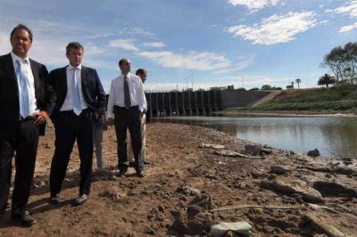 Por falta de fondos, Scioli paraliza las obras p�blicas
