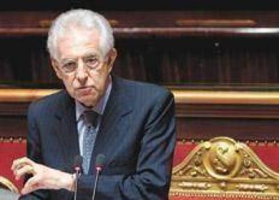 Monti anunci� nuevos recortes para Italia
