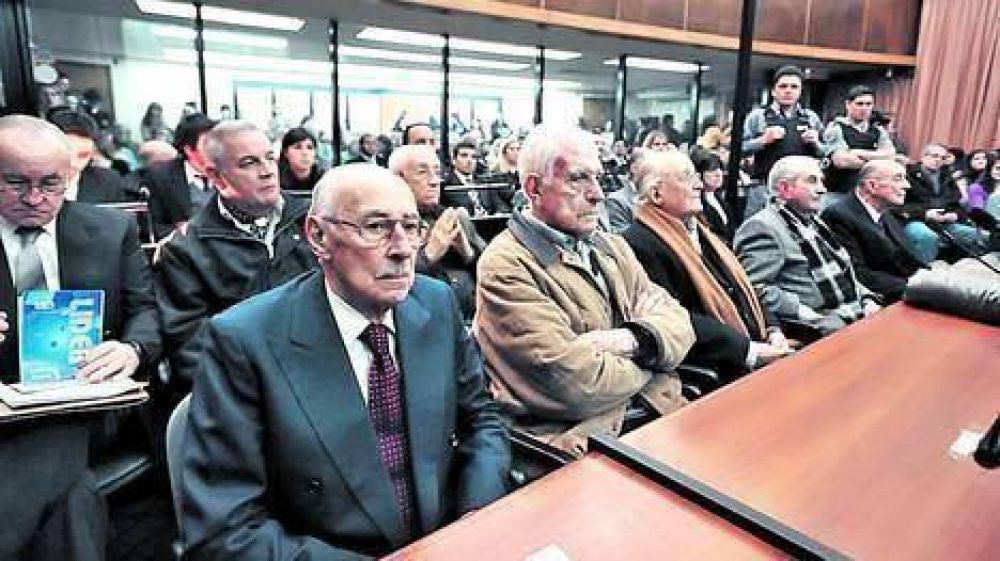 Condenaron a Videla a 50 a�os de prisi�n por el robo de beb�s
