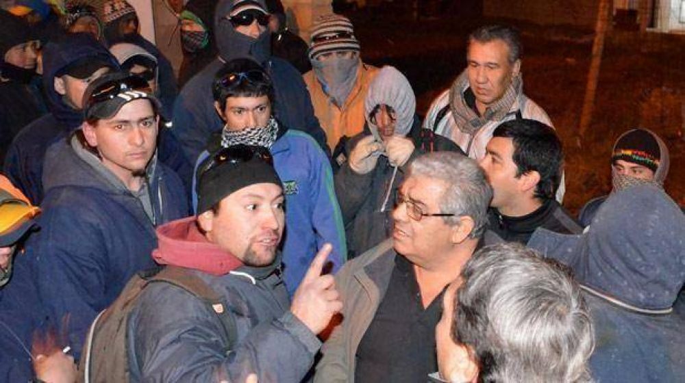 Prometen pagar la quincena y retorna la calma a la UOCRA