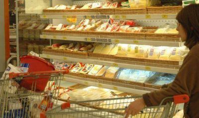 Aseguran que los precios suben a principios de mes.