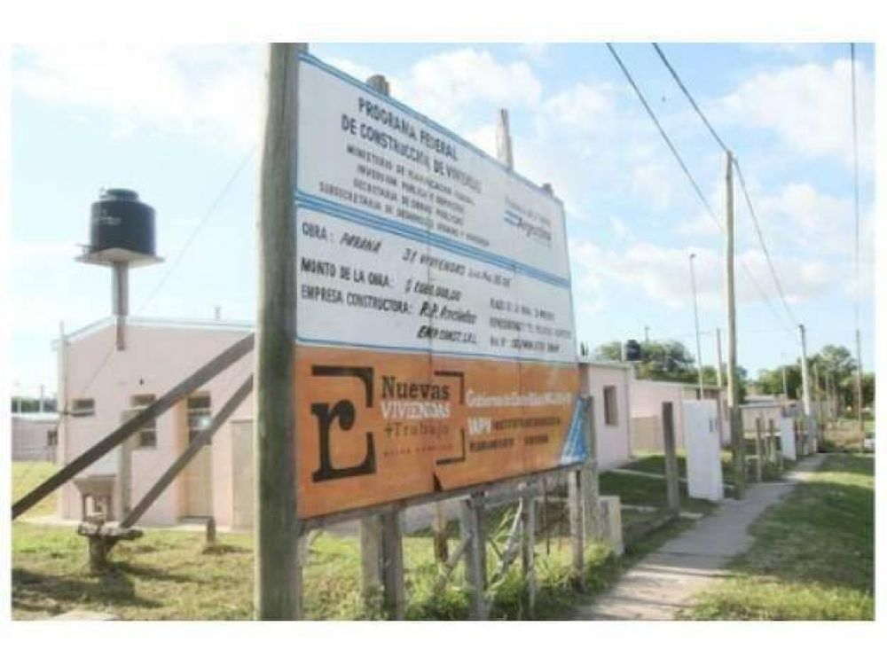 Con lo que le deben al IAPV se construir�an mil viviendas en territorio entrerriano