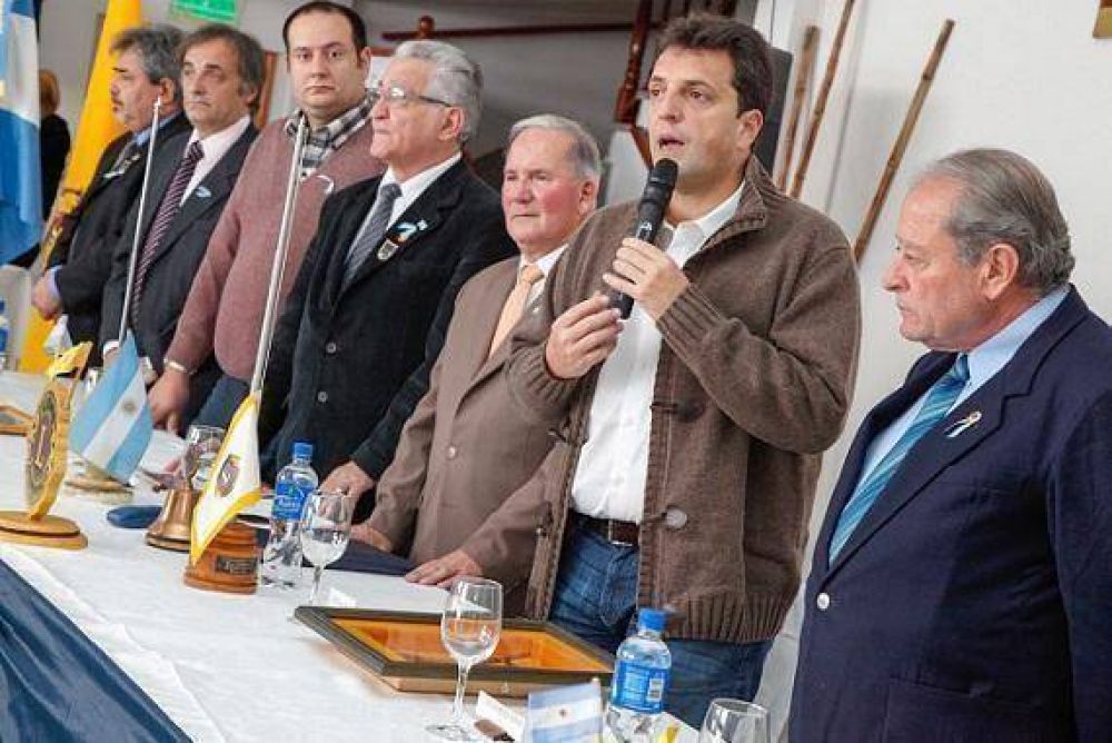 El intendente Massa fue agasajado por el Club de Leones de Tigre