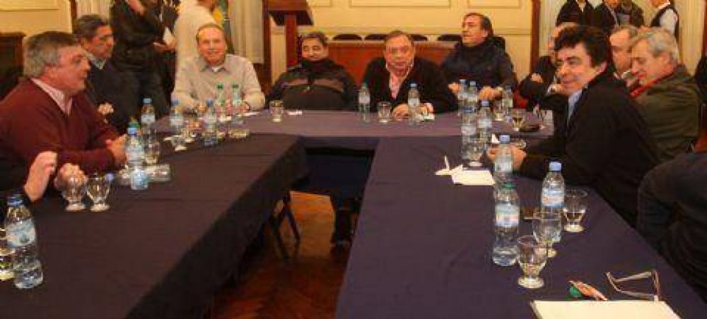 Intendentes de la Primera y Tercera crearon el grupo �Encuentro de reflexi�n pol�tica�