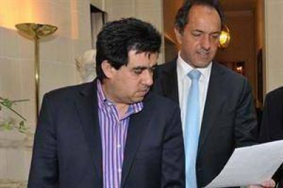En el entorno de Scioli dicen que la pelea con el Gobierno "es una cuesti�n de div�n"