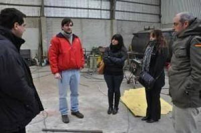 Sustituci�n de componentes importados por nacionales: Gobierno y Empretec relevan industrias