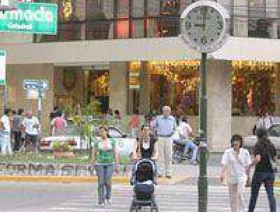 A prepararse: este mes vuelve a cambiar el horario en Santiago.