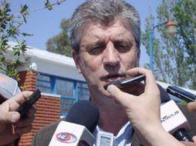  Eliceche Cree Que Reyes Fogonea Un Enfrentamiento Valle-Comodoro