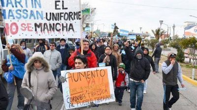 Peralta otorg� por decreto aumento a la Polic�a