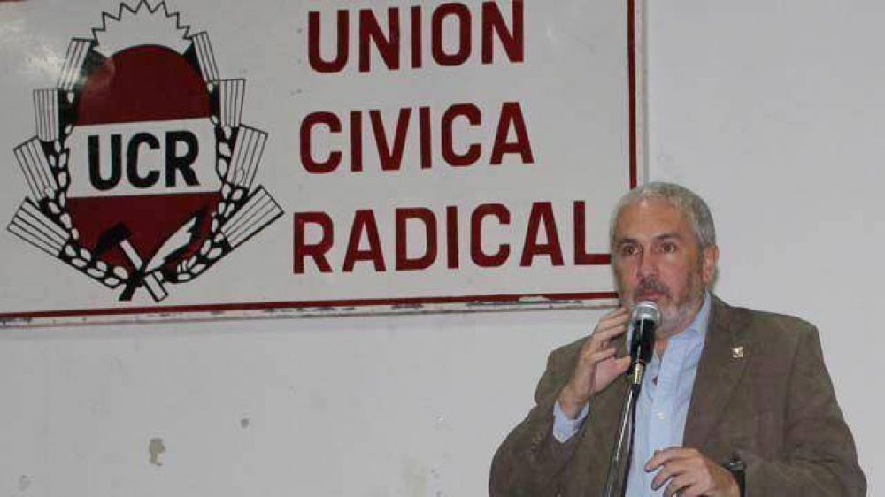 UCR: Artusi pide a los cr�ticos internos que debatan org�nicamente	