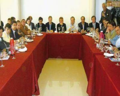 El gobernador insta a una mayor justicia tributaria