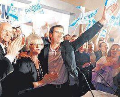 Los populares arrasan en Galicia y logran la mayor�a absoluta
