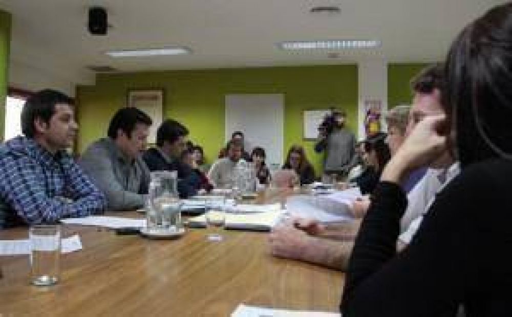 El anfiteatro y el presupuesto, en el Deliberante