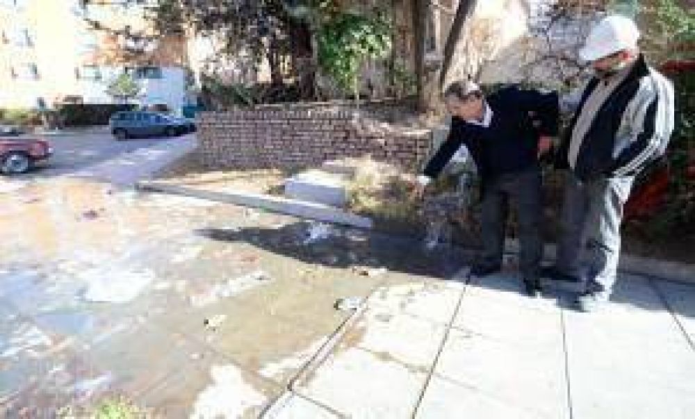 Derrame cloacal en el centro de Neuqu�n