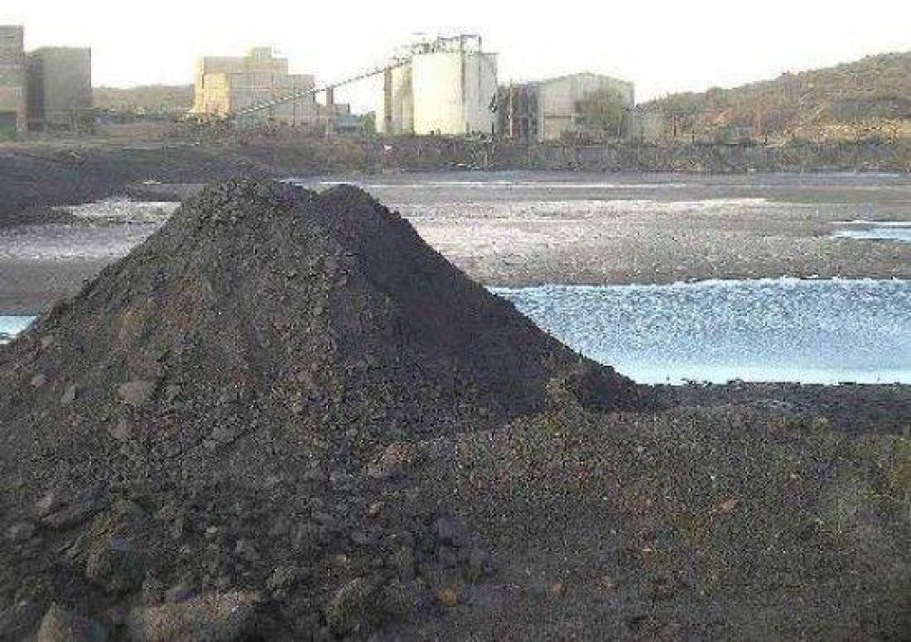 Plan de emergencia para llevarle agua a la minera.