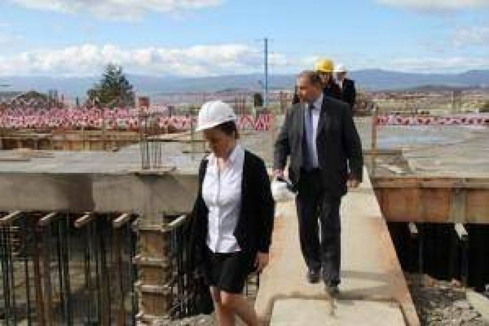 Canga critic� a gobierno por falta de Inversi�n en Obras, y Benegas le reproch� las obras ejecutadas