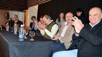 Acuerdan pase a planta transitoria de 298 empleados municipales