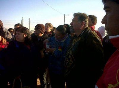El piquetero Castells brind� su apoyo a los okupas del Pirayu�