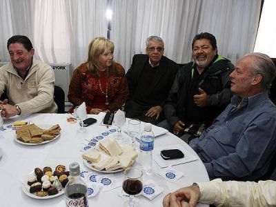 Antimoyanistas van por reuni�n con la Presidente
