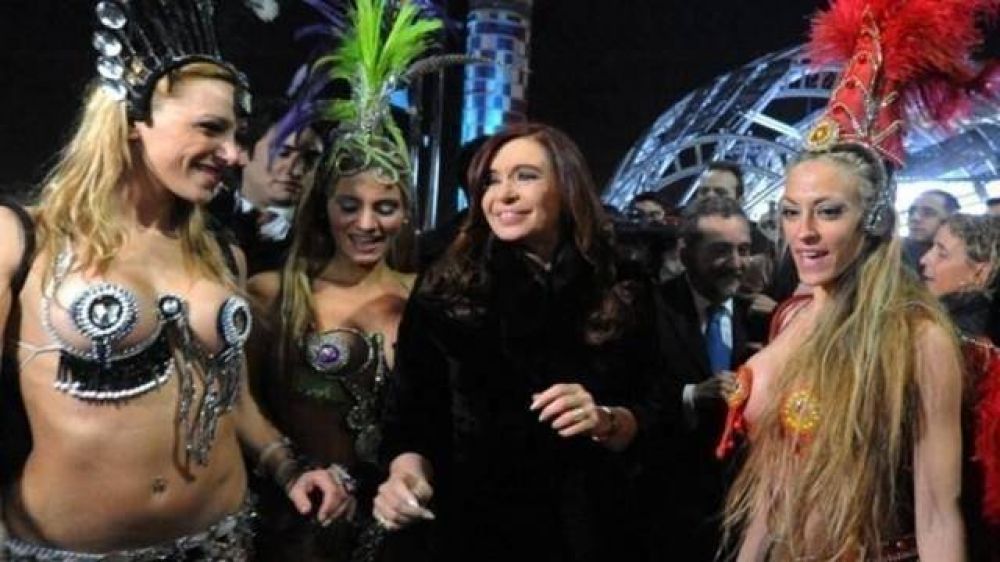Cristina y Urribarri bailaron al ritmo de la batucada en Tecn�polis
